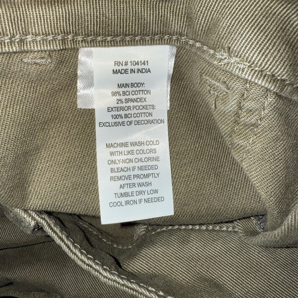 Alpine Design Womens Olive Cargo Shorts NWT Size 10 - Picture 10 of 10